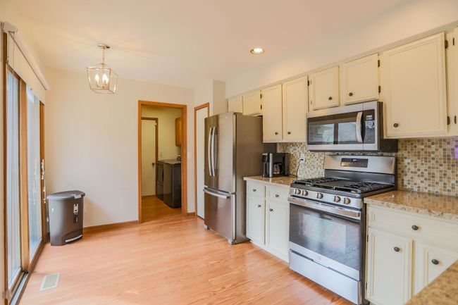 16539 Sarjay Dr, Condo with 2 bedrooms, 2 bathrooms and null parking in Clinton Twp MI | Image 15