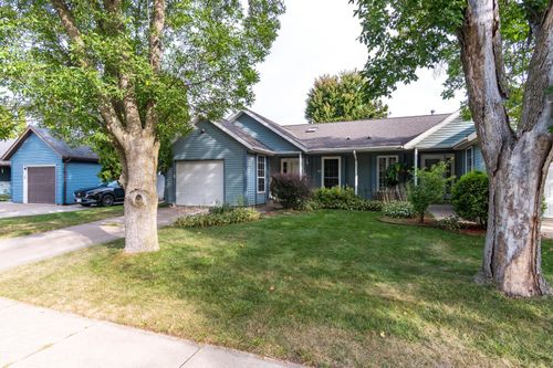 805 Quincy St, Onalaska, WI, 54650-2334 | Card Image