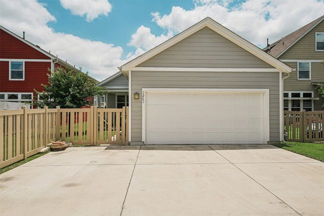 1261 Nevarez, House other with 3 bedrooms, 2 bathrooms and 4 parking in Kyle TX | Image 32