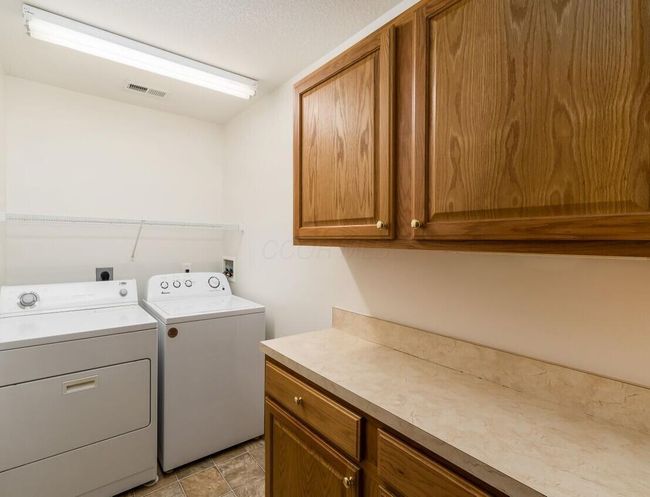 512 Richmond Dr, Condo with 3 bedrooms, 2 bathrooms and null parking in Pataskala OH | Image 18