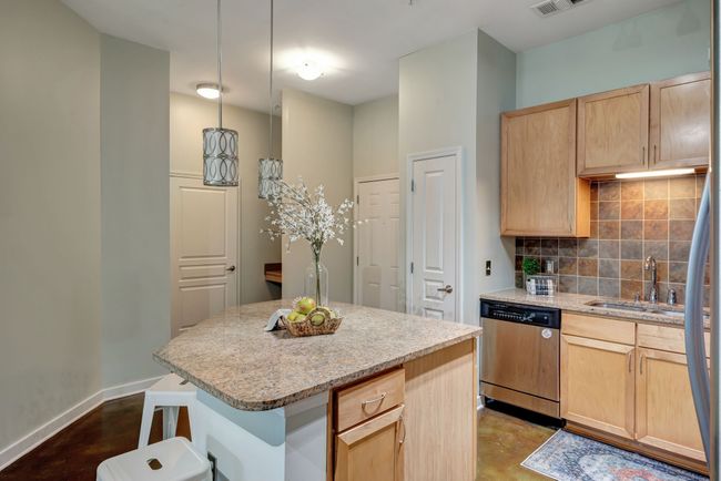 APT-111 - 3000 Vanderbilt Pl, Condo with 2 bedrooms, 2 bathrooms and 2 parking in Nashville TN | Image 6