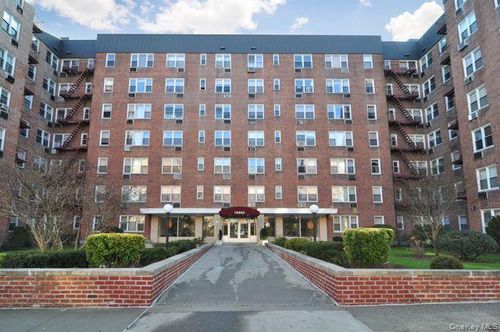 7m-4 Sadore Lane, Yonkers, NY, 10710 | Card Image