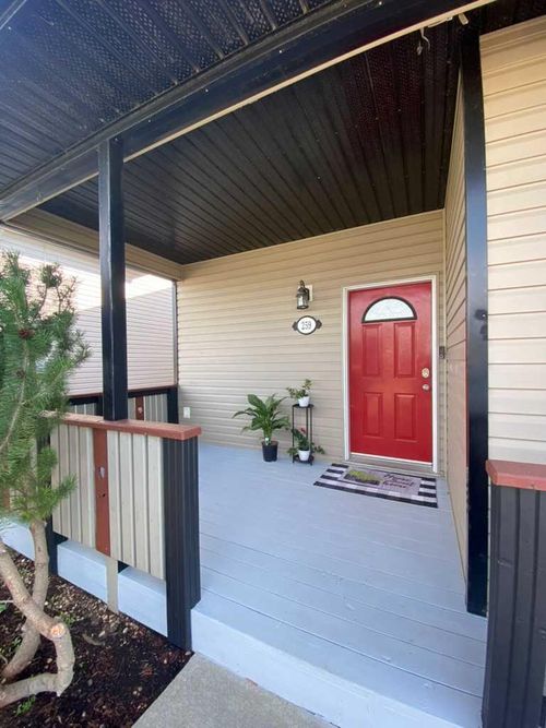 259 Upland Avenue, Brooks, AB, T1R1K1 | Card Image