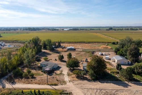 7687 Winter Horses Dr, Middleton, ID, 83644-6222 | Card Image