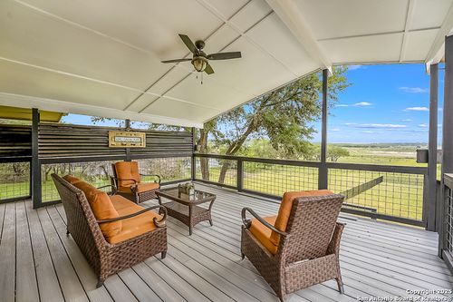 707 Park Shrs, Canyon Lake, TX, 78133-2907 | Card Image