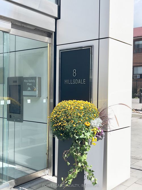 739-8 Hillsdale Ave E, Toronto, ON, M4S0B2 | Card Image