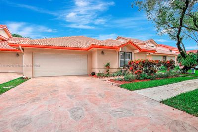 9521 Nw 18th Pl, House other with 3 bedrooms, 2 bathrooms and null parking in Plantation FL | Image 2