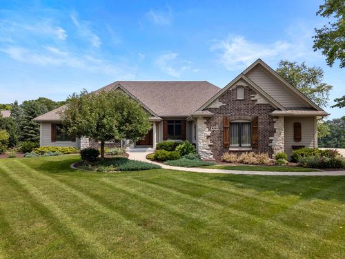 458 Whispering Ridge Court, RICHFIELD, WI, 53017 | Card Image
