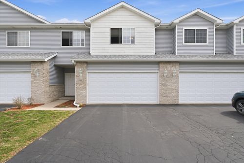 1952 Waters Edge Dr, Minooka, IL, 60447-8268 | Card Image