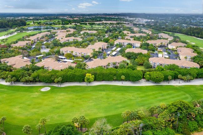 APT-208 - 6492 Emerald Dunes Dr, Condo with 3 bedrooms, 2 bathrooms and null parking in West Palm Beach FL | Image 32
