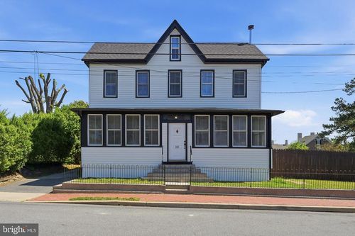 111 Main St, SAINT GEORGES, DE, 19733-2019 | Card Image