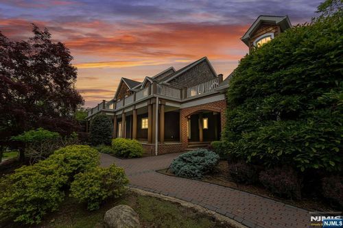 284 Sunset Rd, Pompton Plains, NJ, 07444-1512 | Card Image