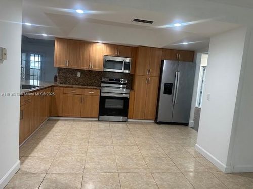 6861 Sw 28th St, Miramar, FL, 33023-3707 | Card Image