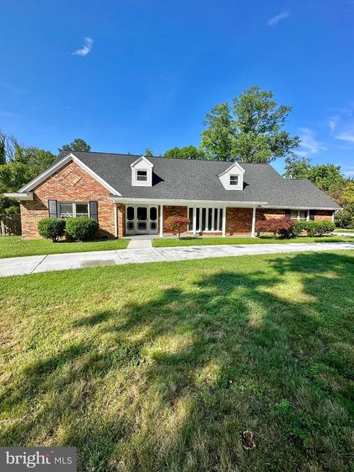 12312 Loch Carron Cir, FORT WASHINGTON, MD, 20744-7017 | Card Image