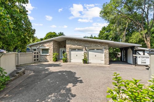 235 Hemlock Rd, Rockcliffe, ON, K1M1K4 | Card Image
