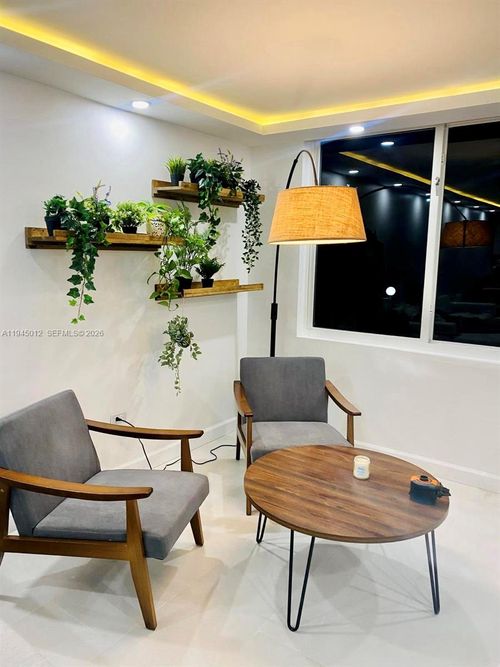 apt-205-441 Ne 195th St, Miami, FL, 33179-3301 | Card Image