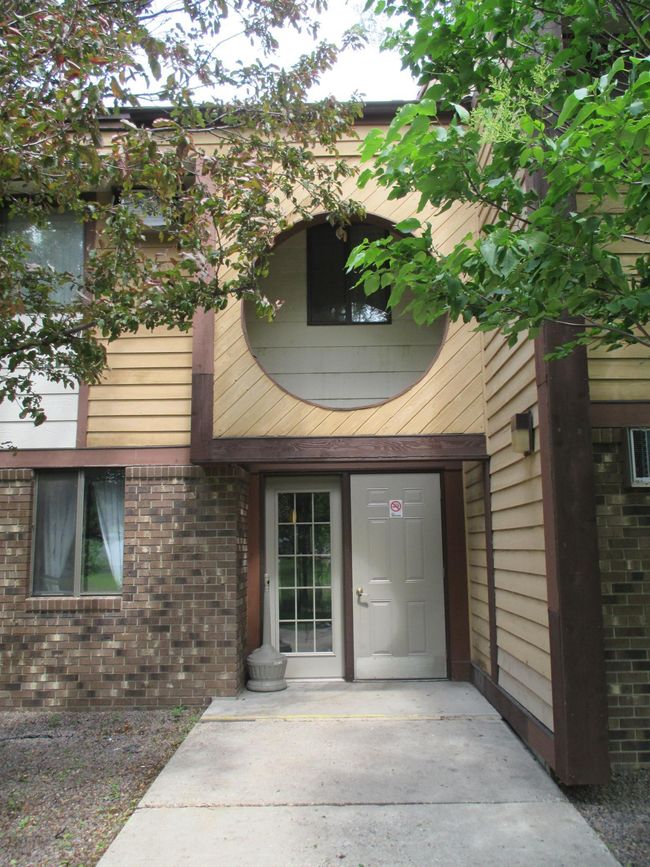 Front Entrance | Image 8