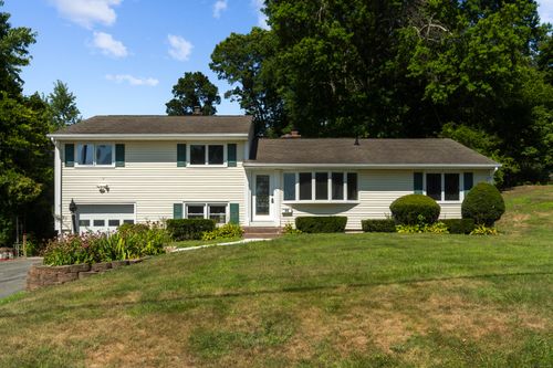 54 Kingsland Ave, Wallingford, CT, 06492-3927 | Card Image