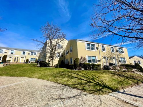 119b-251-43 71 Avenue, New York, NY, 11426 | Card Image