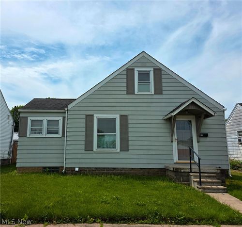 1309 Orange St, Coshocton, OH, 43812-2228 | Card Image