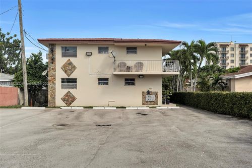 apt-4-559 Sw 10th St, Miami, FL, 33130-3830 | Card Image