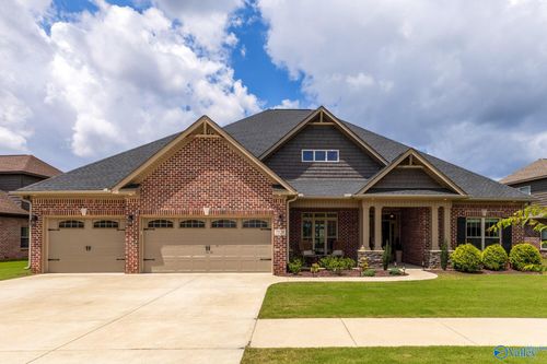 7529 Flint Crossing Cir Se, Owens Cross Roads, AL, 35763-8963 | Card Image