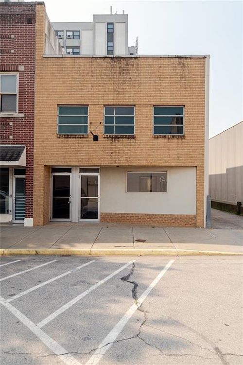 710 Commercial St, Atchison, KS, 66002-2435 | Card Image