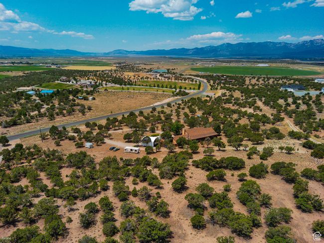 Overview of rural landscape featuring mountains | Image 52