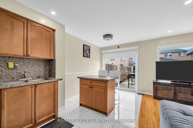 28 Herdwick St, House attached with 4 bedrooms, 4 bathrooms and 4 parking in Brampton ON | Image 14
