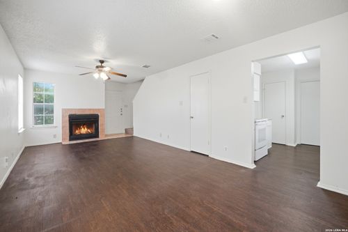 7218 Gaslamp Ln, San Antonio, TX, 78250-6244 | Card Image