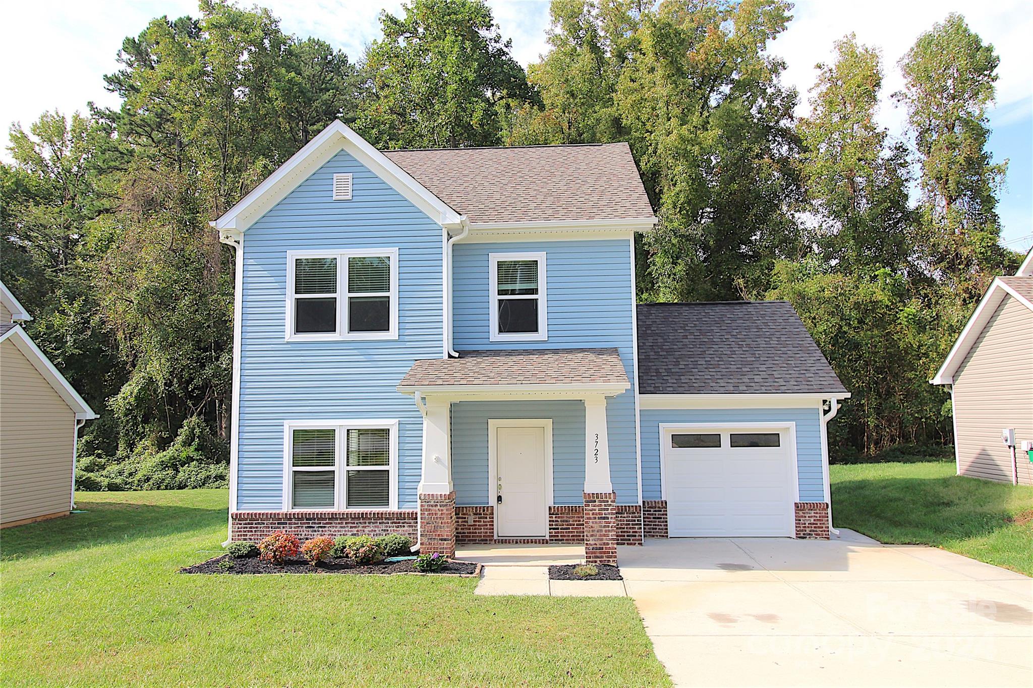 Small Ave, Charlotte, NC 28269