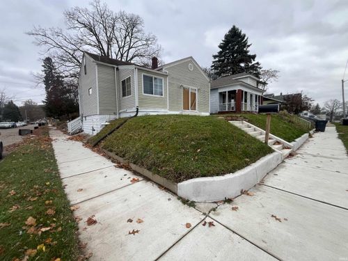 726 W Calvert St, South Bend, IN, 46613-1943 | Card Image