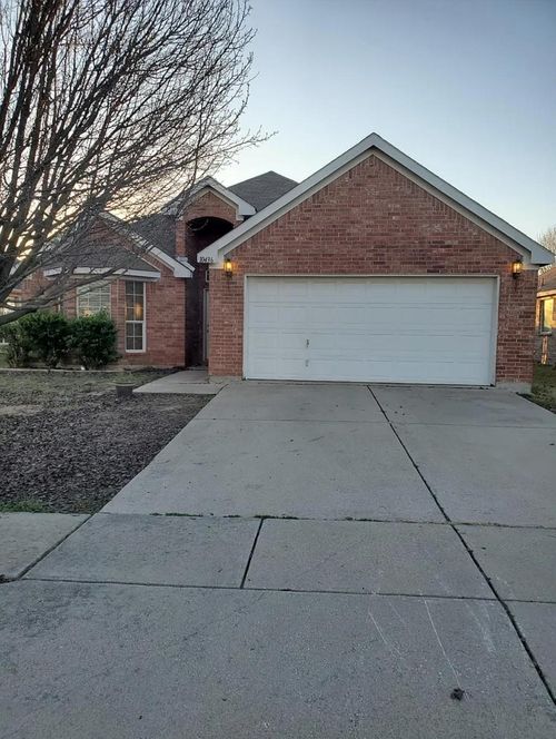 10436 Phantom Hill Rd, Fort Worth, TX, 76140-5722 | Card Image