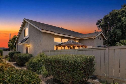 200-7392 Tooma St, San Diego, CA, 92139-2939 | Card Image