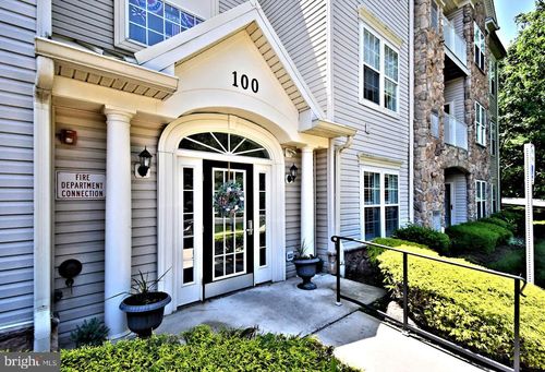 apt-104-100 Douglas Fir Dr, WARRINGTON, PA, 18976-3041 | Card Image