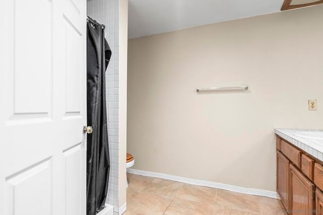 17595 Fairlie Rd, Townhouse with 3 bedrooms, 3 bathrooms and 3 parking in San Diego CA | Image 21