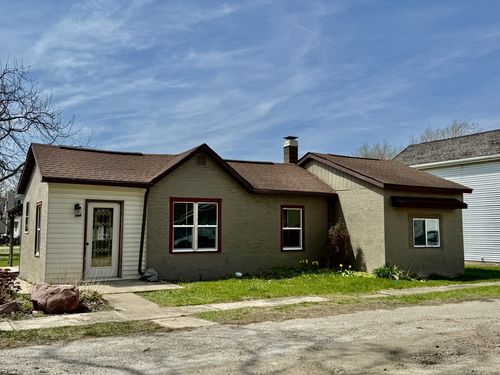 130 S Iowa Ave, Ladd, IL, 61329-9513 | Card Image