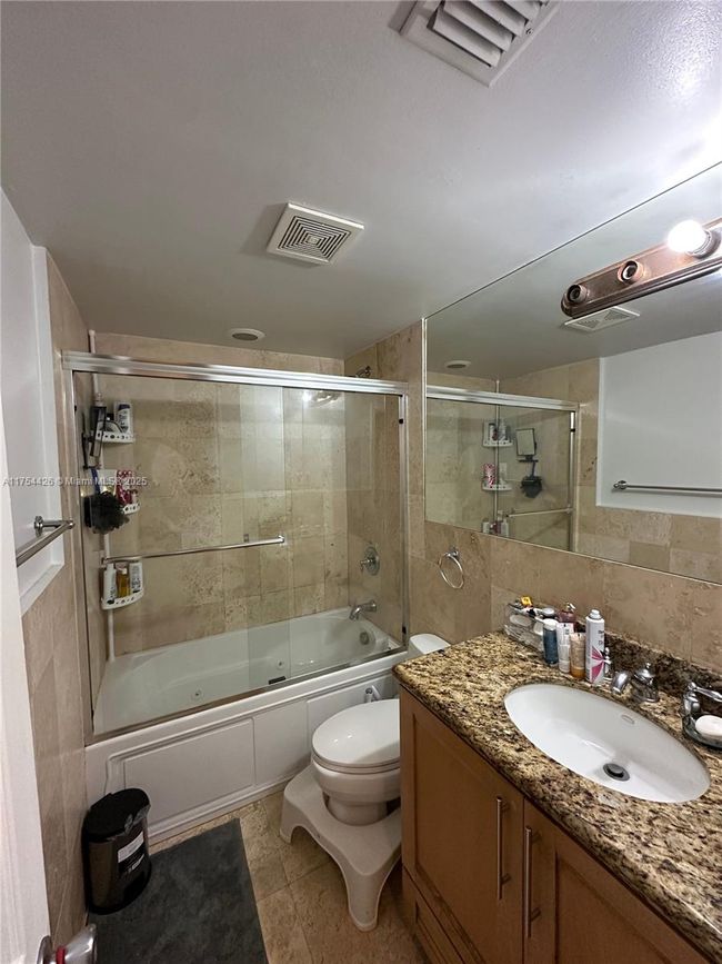 APT-1 - 530 Ne 15 Th Ct, Condo with 2 bedrooms, 1 bathrooms and null parking in Fort Lauderdale FL | Image 11