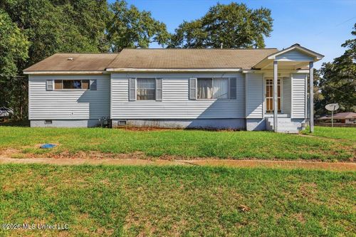 215 E Simpson, Mendenhall, MS, 39114 | Card Image