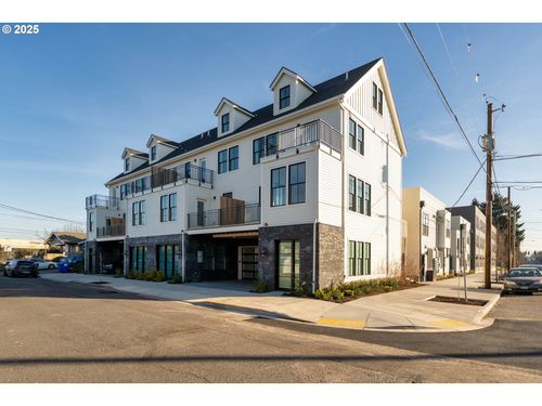 512 56th Ave, Portland, OR, 97213-3152 | Card Image