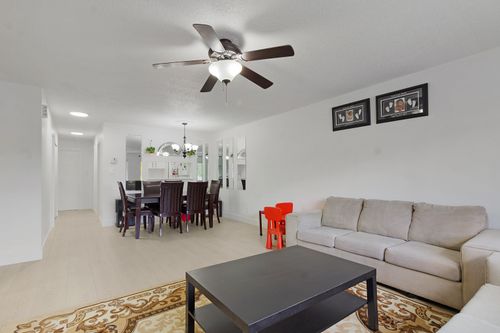 303-13955 72 Ave, Surrey, BC, V3W2P6 | Card Image