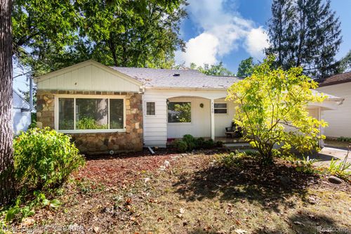 4120 Lotus Dr, Waterford, MI, 48329-1232 | Card Image