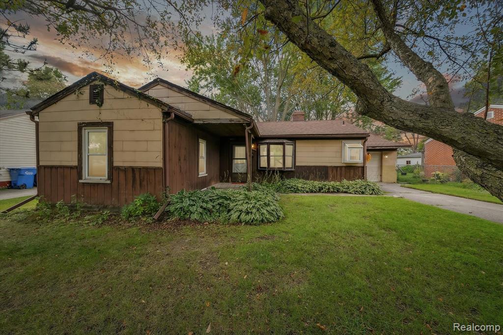 Eureka Dr, Warren, MI 48091