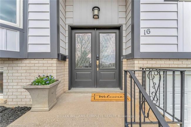 16 Settlers Dr, House other with 3 bedrooms, 2 bathrooms and 4 parking in Kitchener ON | Image 4