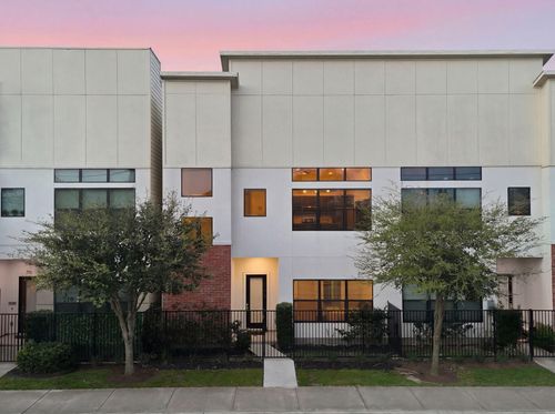 118 N Hutcheson St, Houston, TX, 77003-1811 | Card Image