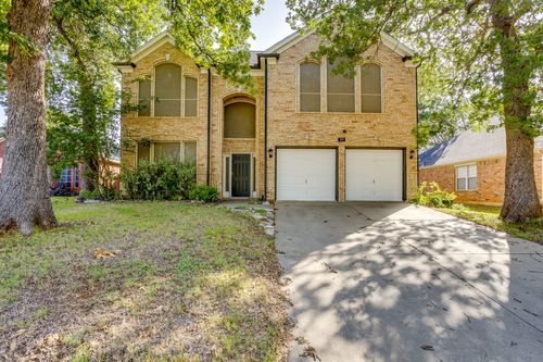 519 Deerwood Dr, Burleson, TX, 76028-6377 | Card Image
