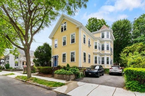 24 Park St, Wakefield, MA, 01880-5011 | Card Image