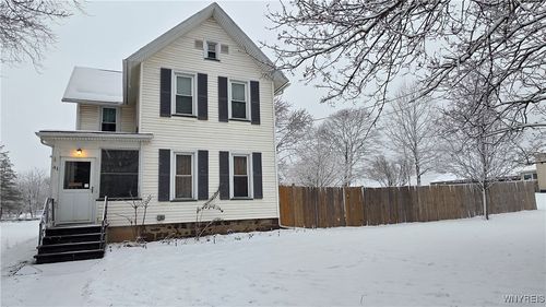 41 N Lake Ave, Bergen, NY, 14416-9528 | Card Image