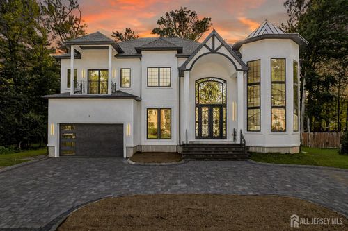 28 Harding Ave, Edison, NJ, 08820-2525 | Card Image