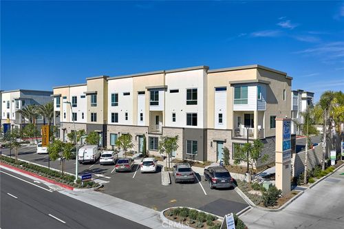 7255 Pointbreak Dr, Huntington Beach, CA, 92647-8698 | Card Image